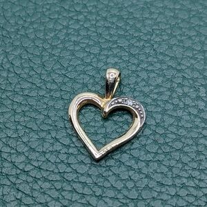 ✨ 10k Gold Heart Pendant with Diamond Accent✨